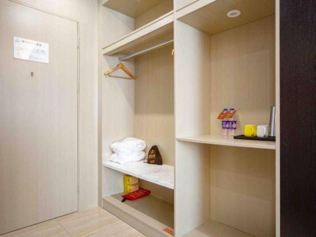 Gya Changzhou Wujin District Hutang New Era Furniture Plaza Hotel Esterno foto
