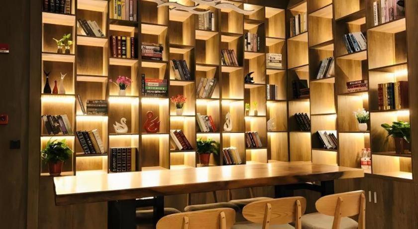 Gya Changzhou Wujin District Hutang New Era Furniture Plaza Hotel Esterno foto