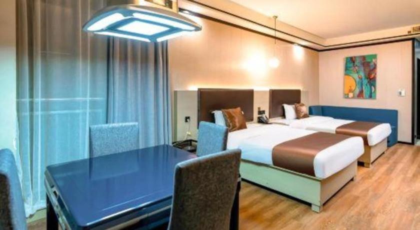 Gya Changzhou Wujin District Hutang New Era Furniture Plaza Hotel Esterno foto
